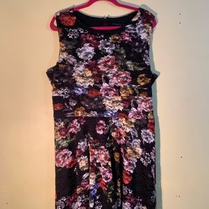 Floral lace tank dress. Stretchy. EUC. Size 18.
